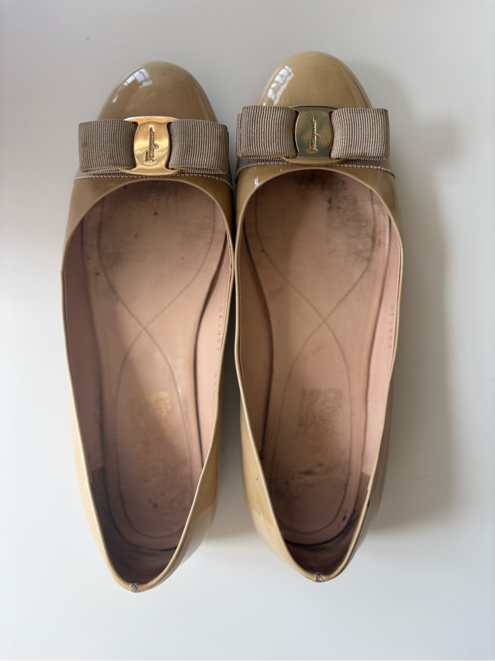 Salvatore Ferragamo Tan Patent Leather Vara Bow Flats